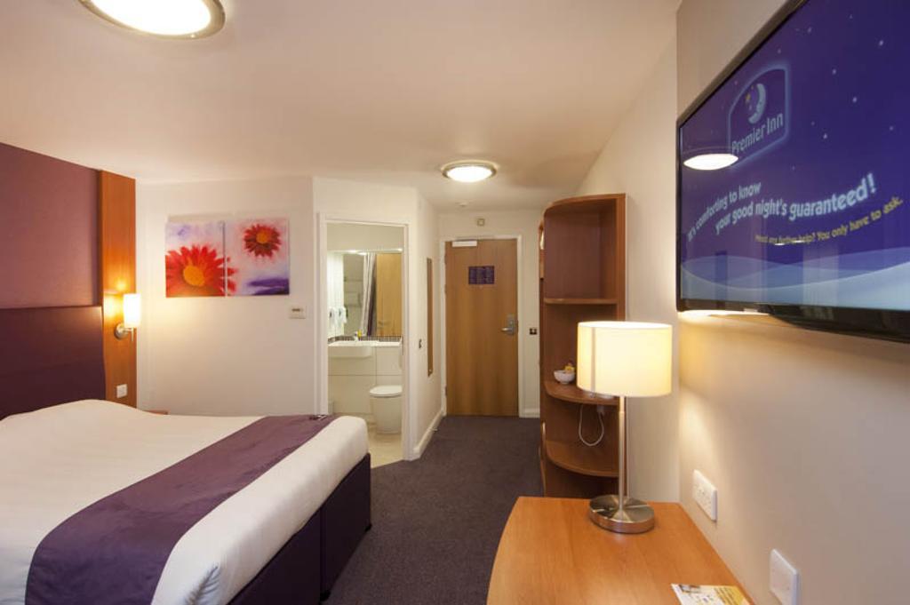 Premier Inn Newcastle Airport South Woolsington Екстер'єр фото