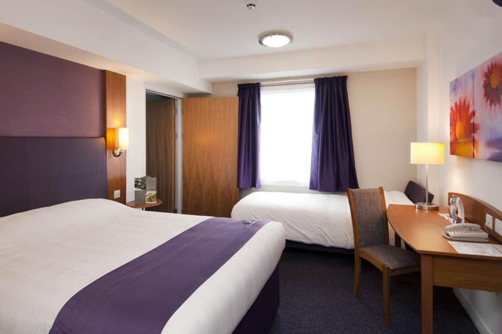 Premier Inn Newcastle Airport South Woolsington Номер фото
