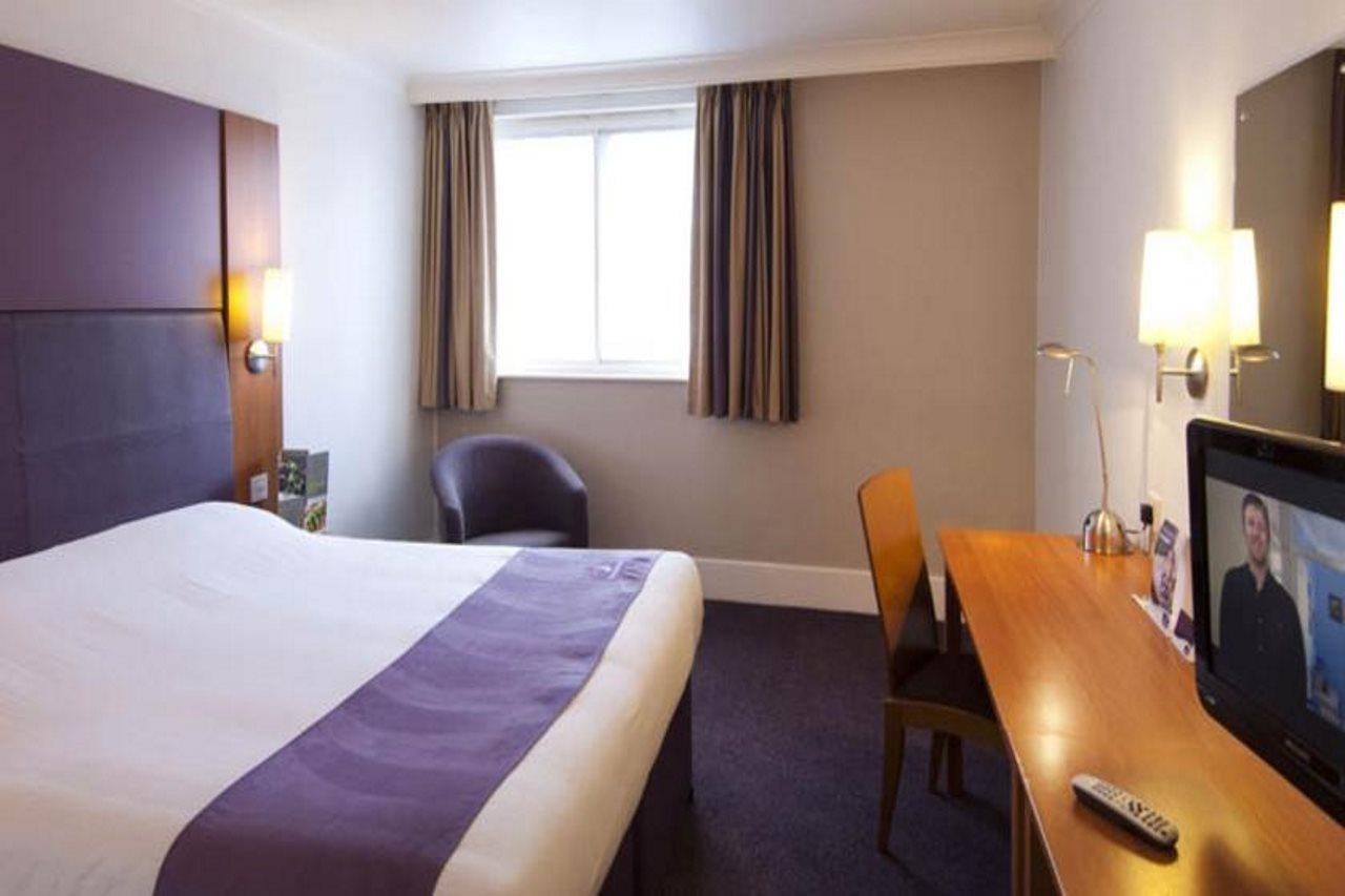Premier Inn Newcastle Airport South Woolsington Екстер'єр фото